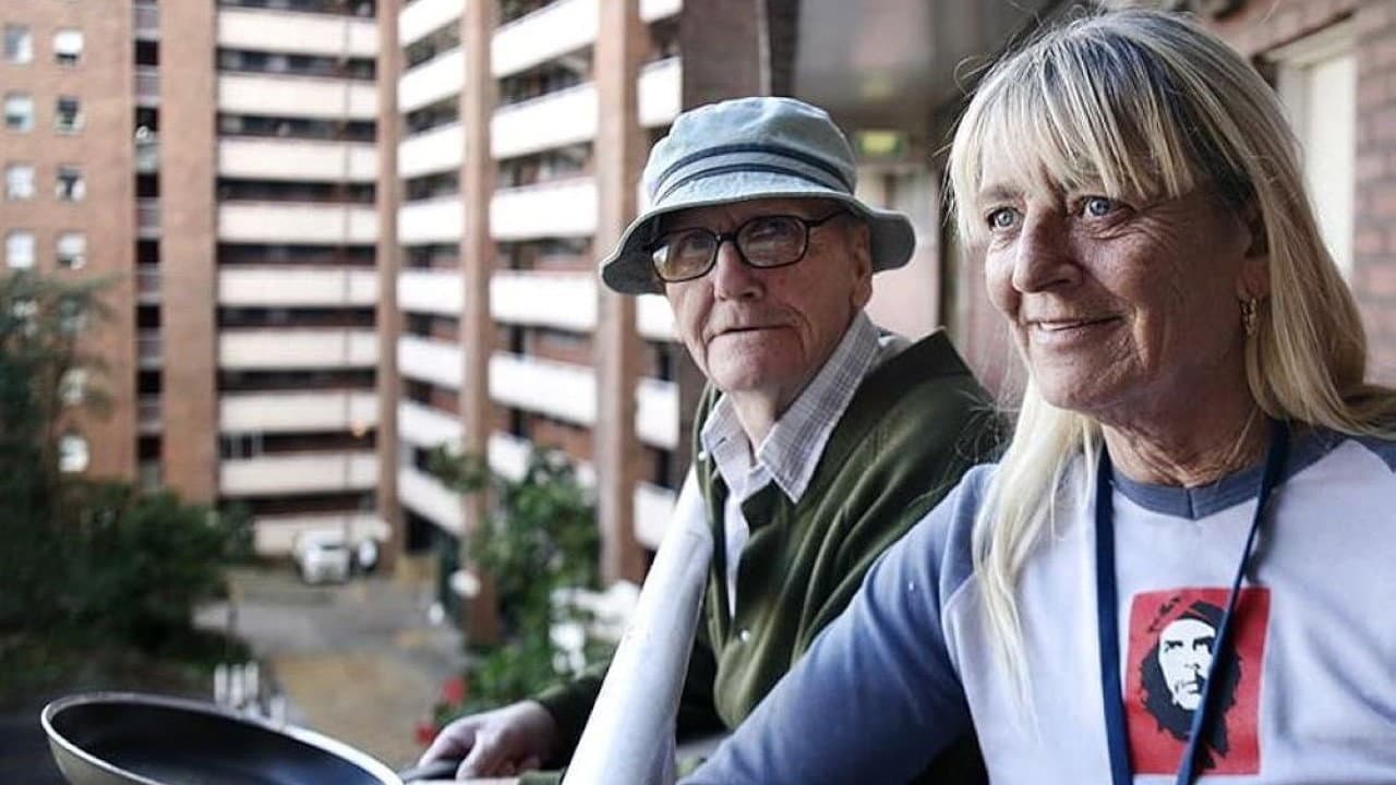 900 Neighbours