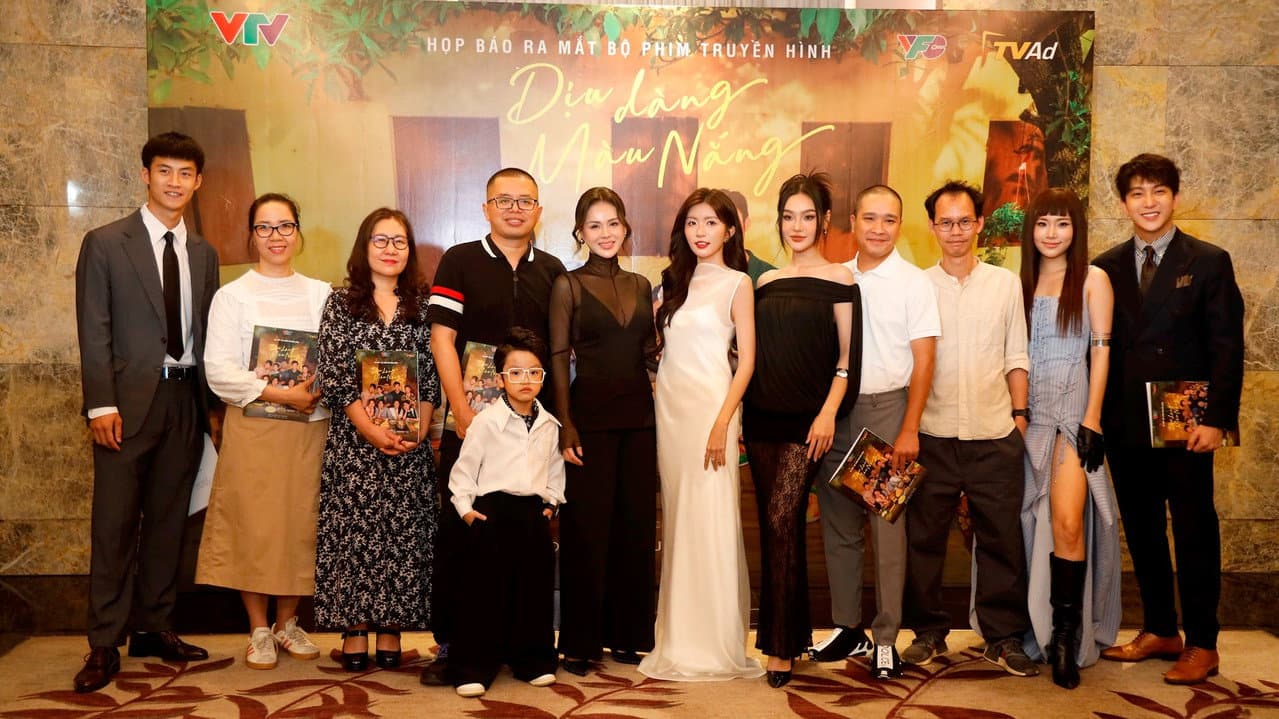 Dịu Dàng Màu Nắng