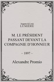 M. le président passant devant la compagnie d’honneur