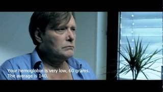 Fredrik Weibull spelar doktor Hans Larsson med Dag Malmberg i filmen Ispärla