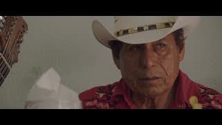 Con cuerdas y acordeón | Trailer