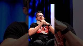 Roderick Strong answers everything | Hey!(EW)