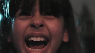 Mamãe Tem um Demônio | Trailer