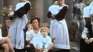 8 ½ Women Trailer
