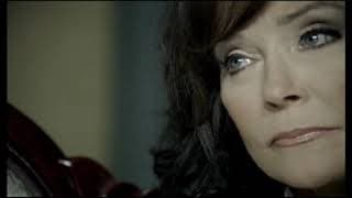 Loretta Lynn Miss Being Mrs. (Official Music Video)