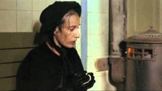 PASSIONE D'AMORE -Fosca e Giorgio alla stazione del treno-. Regia di Ettore Scola (1981)