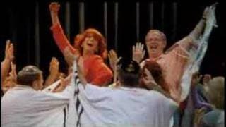 El abrazo partido, trailer