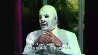 Trailer, El hombre detrás de la máscara